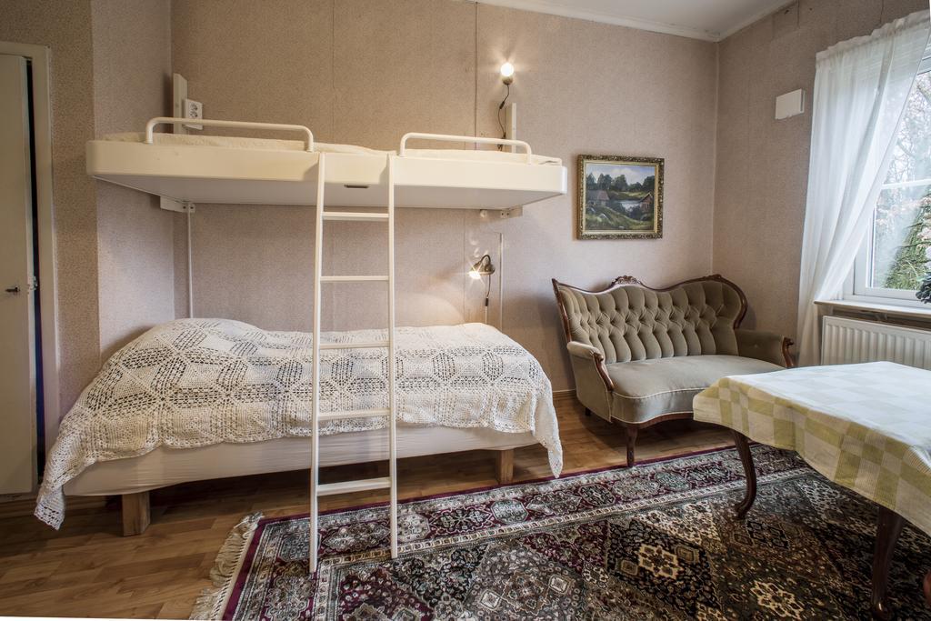 Anna'S Bed & Kitchen Hostel Варбери Екстериор снимка