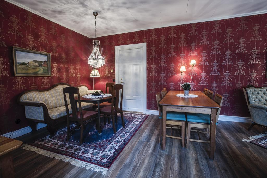 Anna'S Bed & Kitchen Hostel Варбери Екстериор снимка
