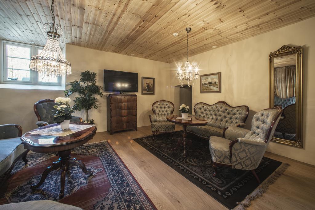 Anna'S Bed & Kitchen Hostel Варбери Екстериор снимка